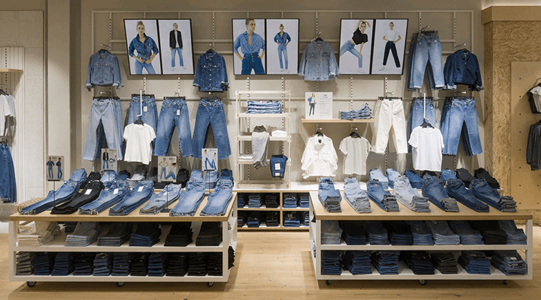 Mavi Store Inside